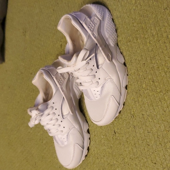 Nike Huarache Run athletic shoes 5.5 Y - Picture 1 of 9